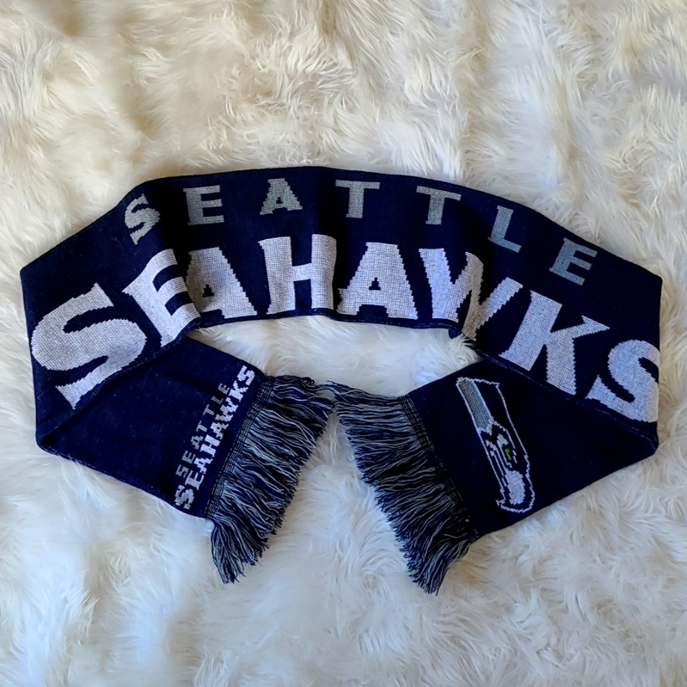 Seattle Seahawks knit scarf never worn nwot